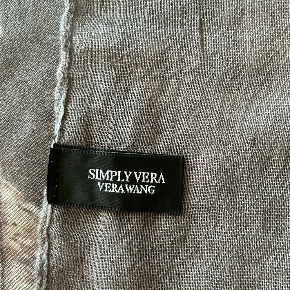 Simply Vera | Womens Oversized Feather Print Shawl/Scarf w/ Fringe - Size OS - Picture 4 of 11